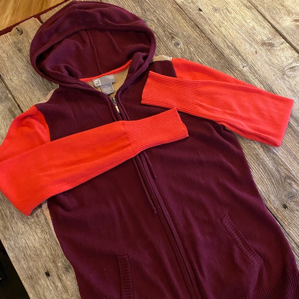 Cashmere blend hoodie with zip